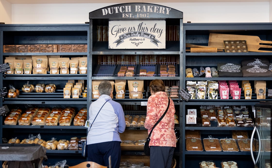 02-Lynden-Dutch-Bakery-2-250909-FW